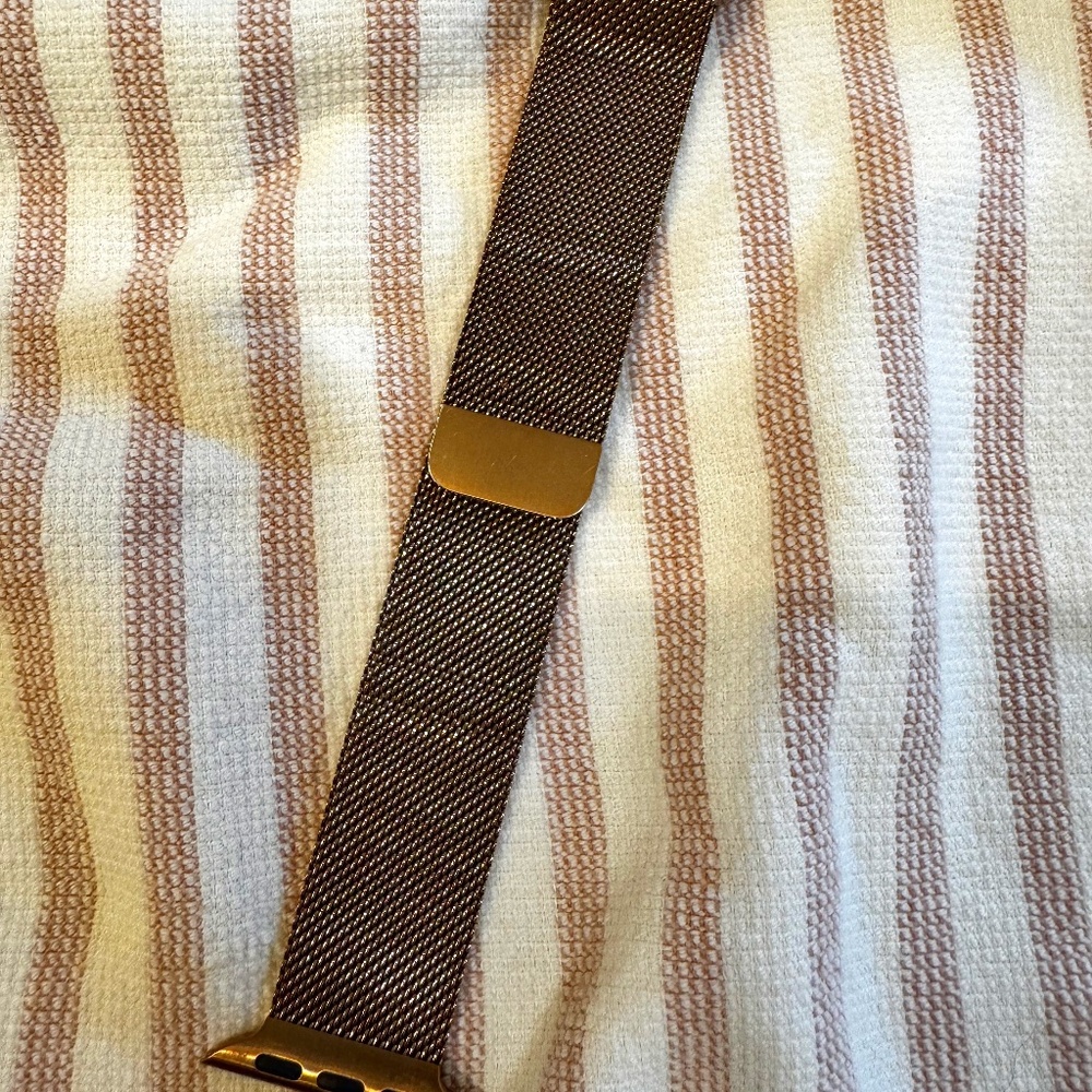 Apple Gold Milanese Loop 40mm